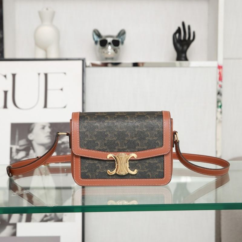 Ce1i*e triomphe bags